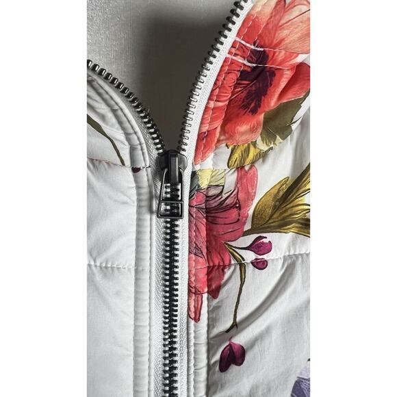 Anthropologie X Daily Practice Hooded Floral Boxy‎ Zip Up Puffer Vest Size Small - Picture 9 of 13